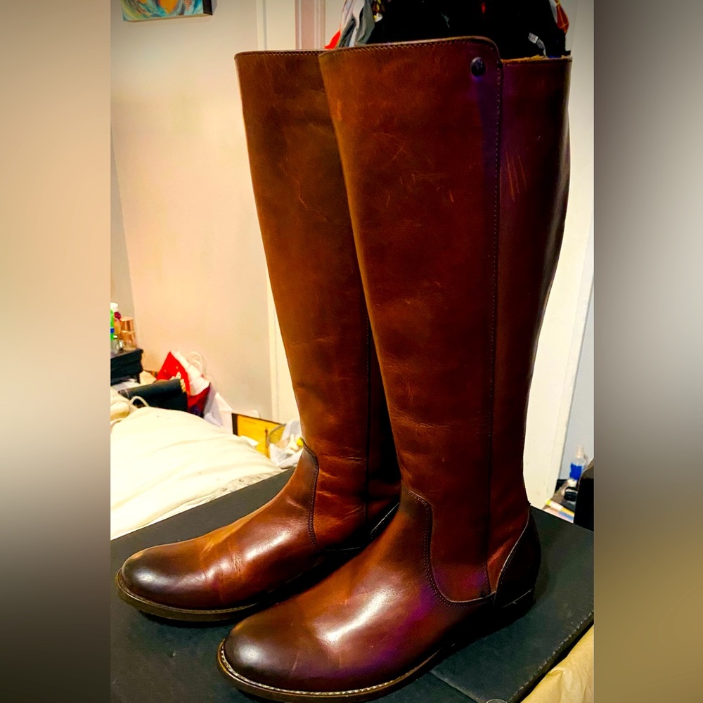 Frye Womens riding boots with zipper in the back!